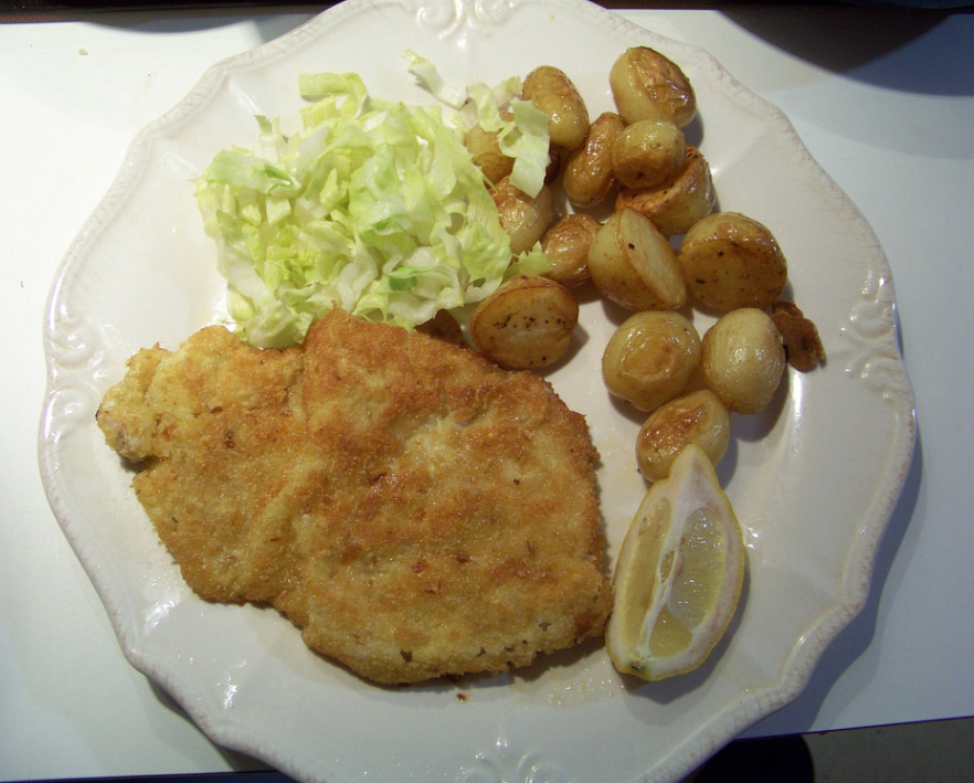 Milano Cotoletta alla Milanese (Lombardia, Italia ...